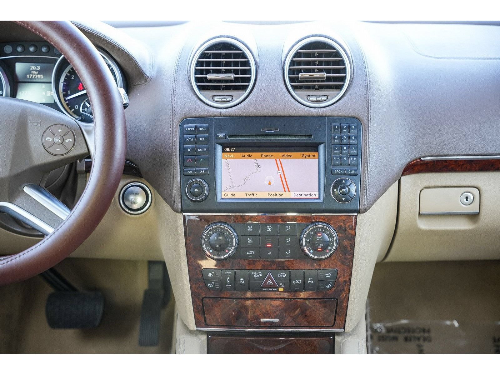 Used 2012 Mercedes-Benz GL 550 4MATIC image 13