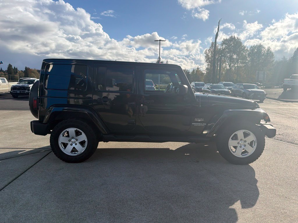 Used 2012 Jeep Wrangler Unlimited Sahara AWD/4WD image 7