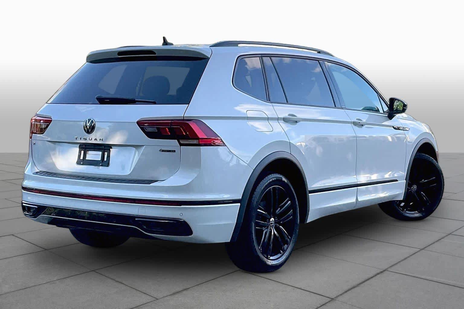 Used 2022 Volkswagen Tiguan SE R-Line AWD/4WD image 12