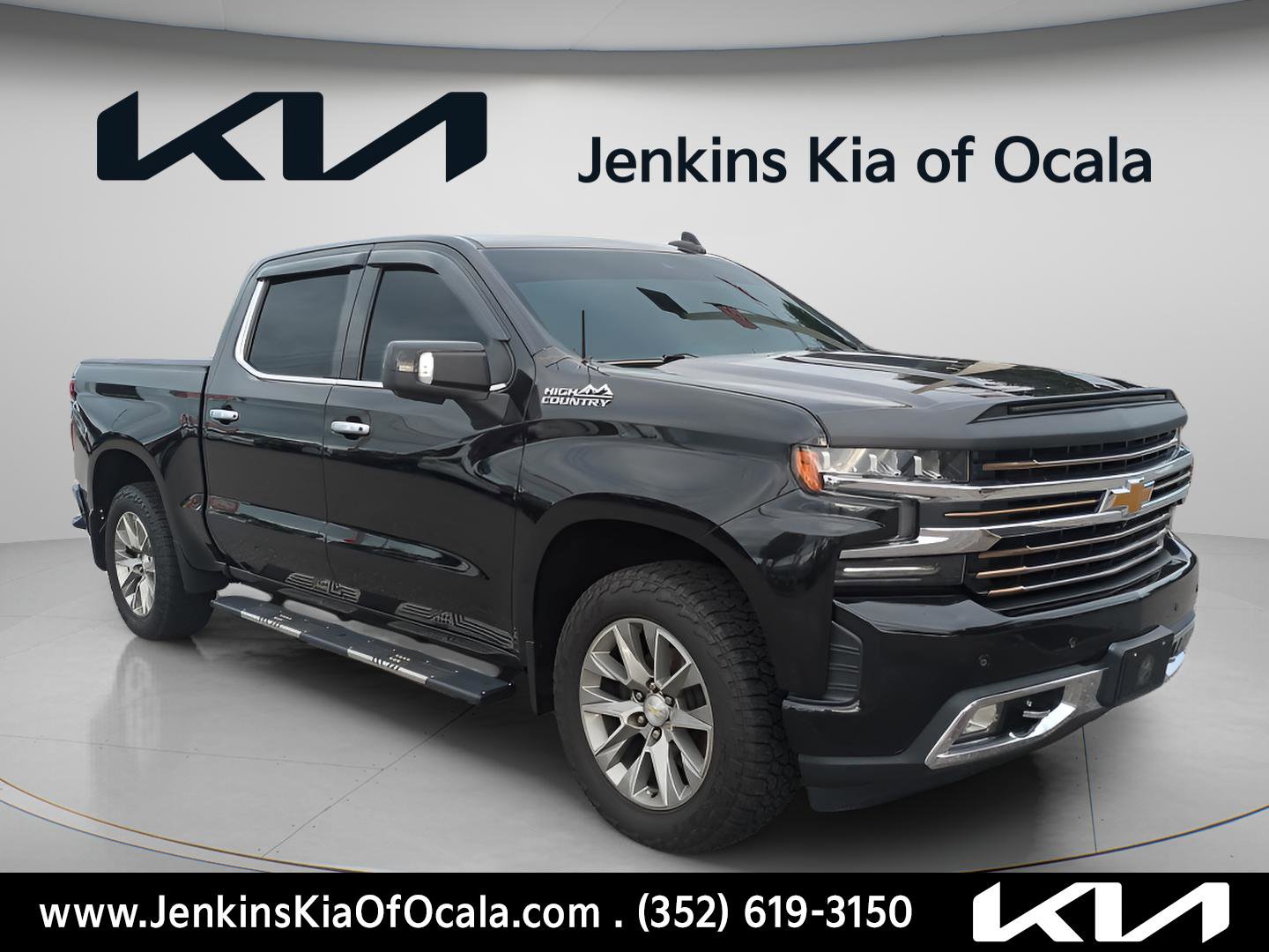 Used 2020 Chevrolet Silverado 1500 High Country w/ Technology Package AWD/4WD image 9