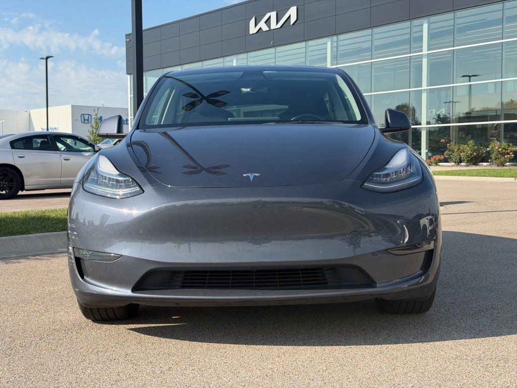 Used 2023 Tesla Model Y Long Range AWD/4WD image 2