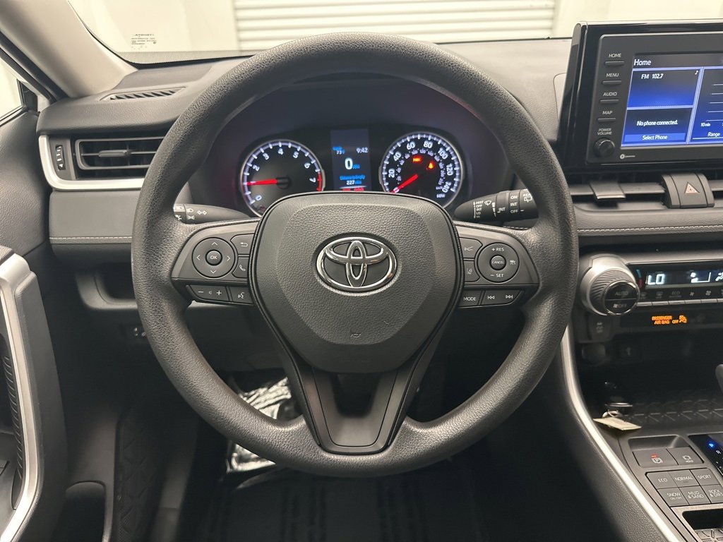 Used 2022 Toyota RAV4 XLE image 18