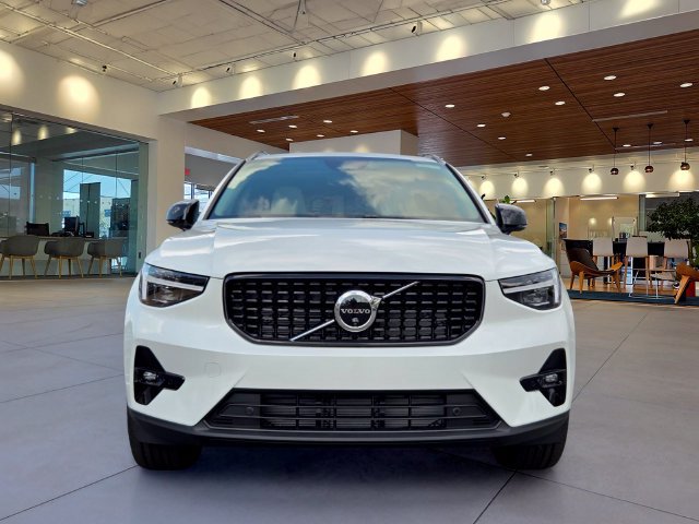 New 2026 Volvo XC40 B5 Plus w/ Protection Package Premier AWD/4WD image 6