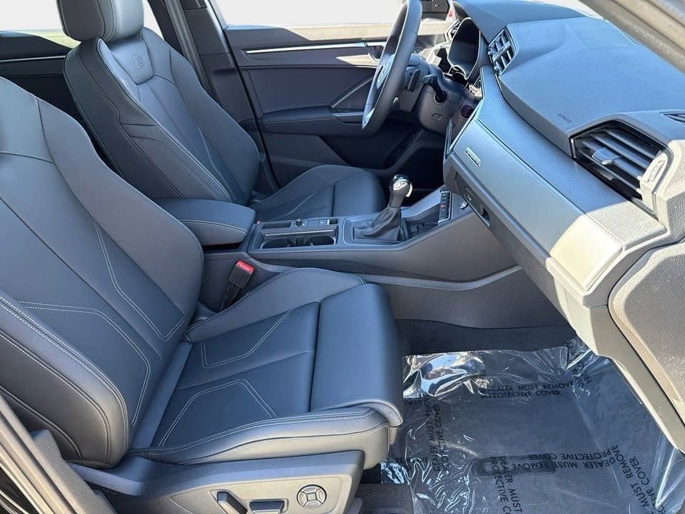 Certified 2025 Audi Q3 2.0T Premium w/ Convenience Package image 11
