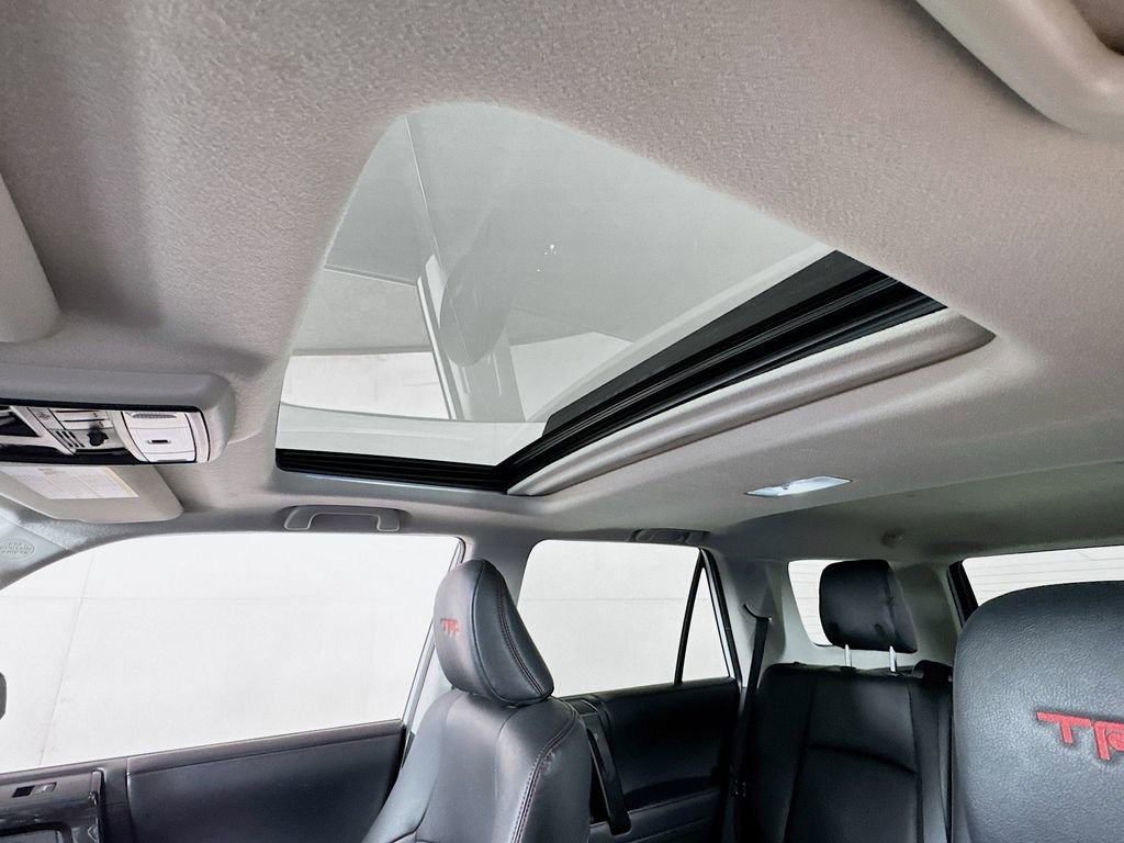 Used 2021 Toyota 4Runner Venture w/ Moonroof Package AWD/4WD image 22