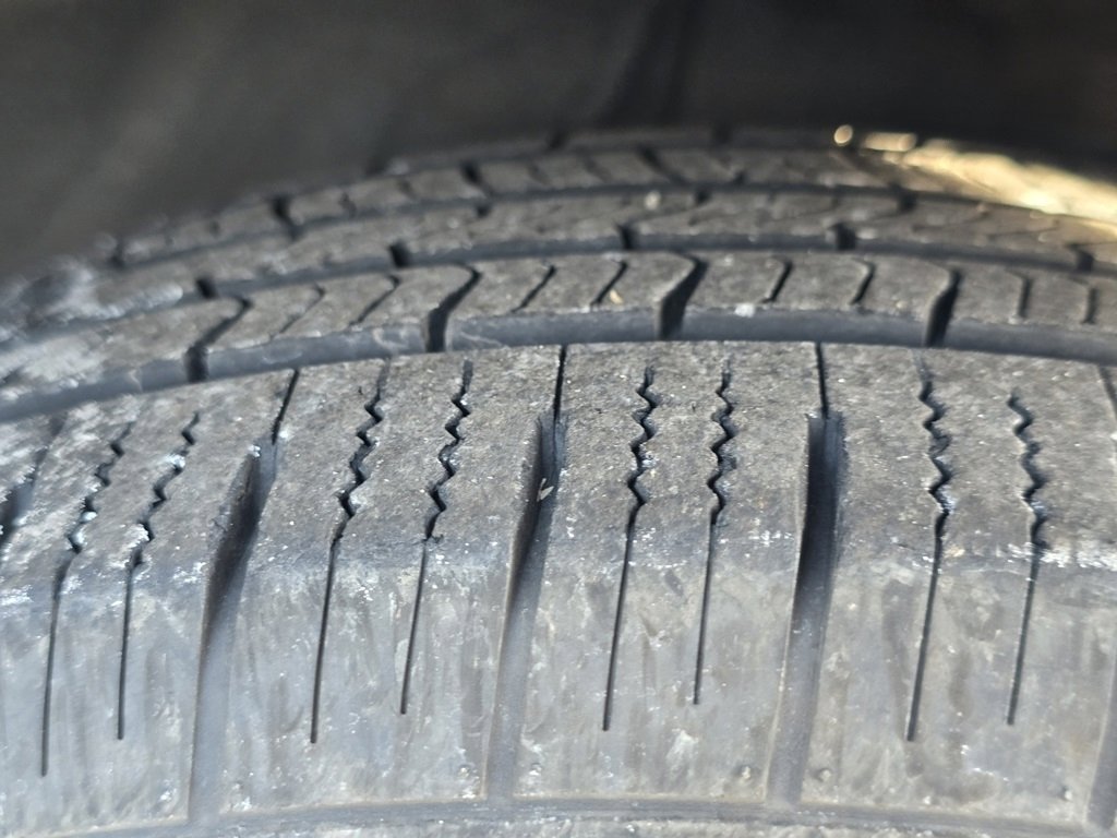 Used 2021 Toyota Corolla LE image 25