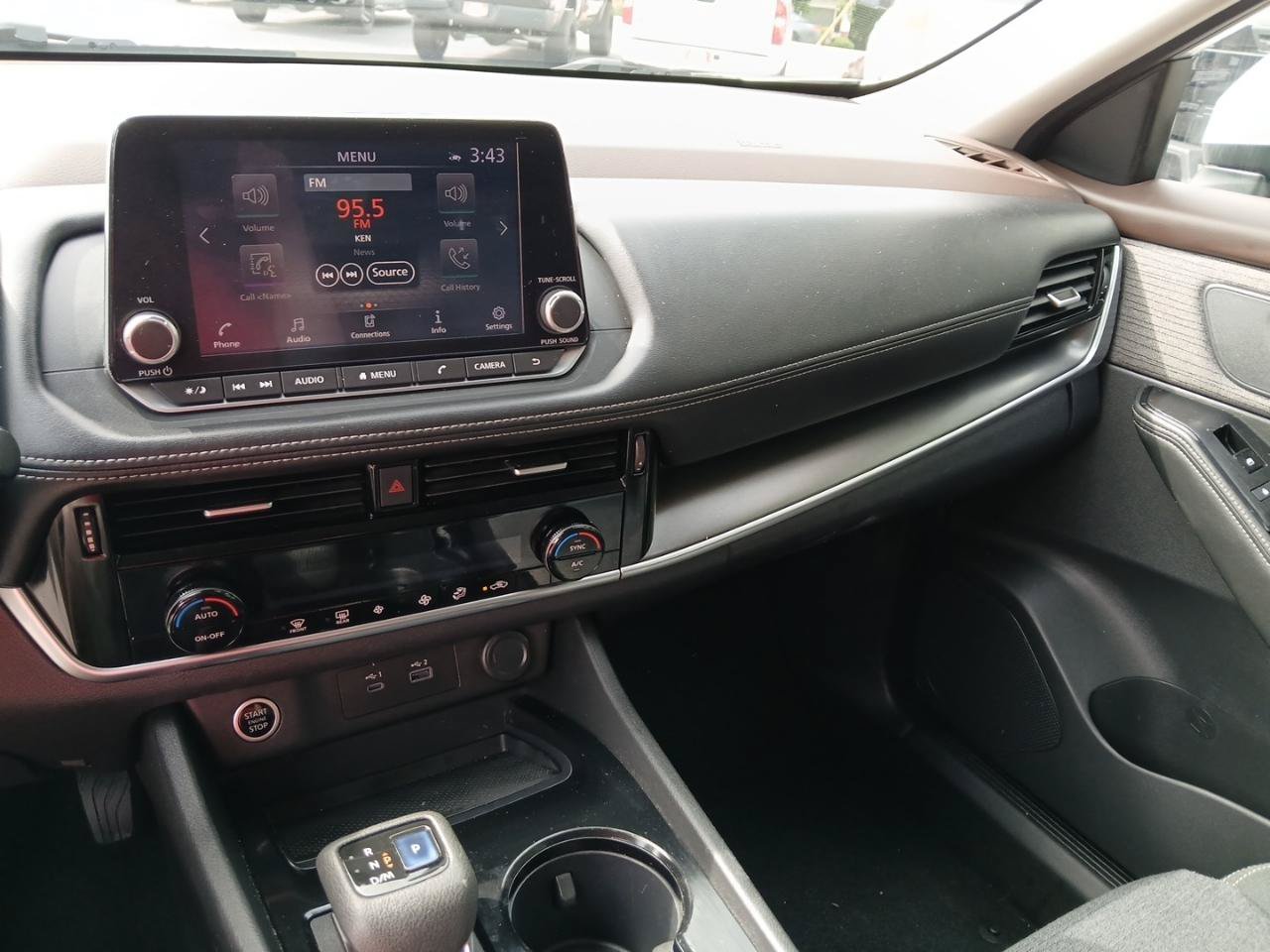 Used 2022 Nissan Rogue SV FWD image 20