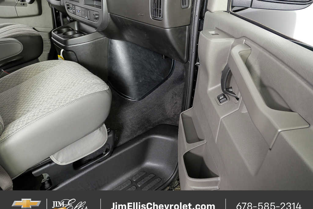 New 2025 Chevrolet Express 3500 LT w/ LT Preferred Equipment Group image 19