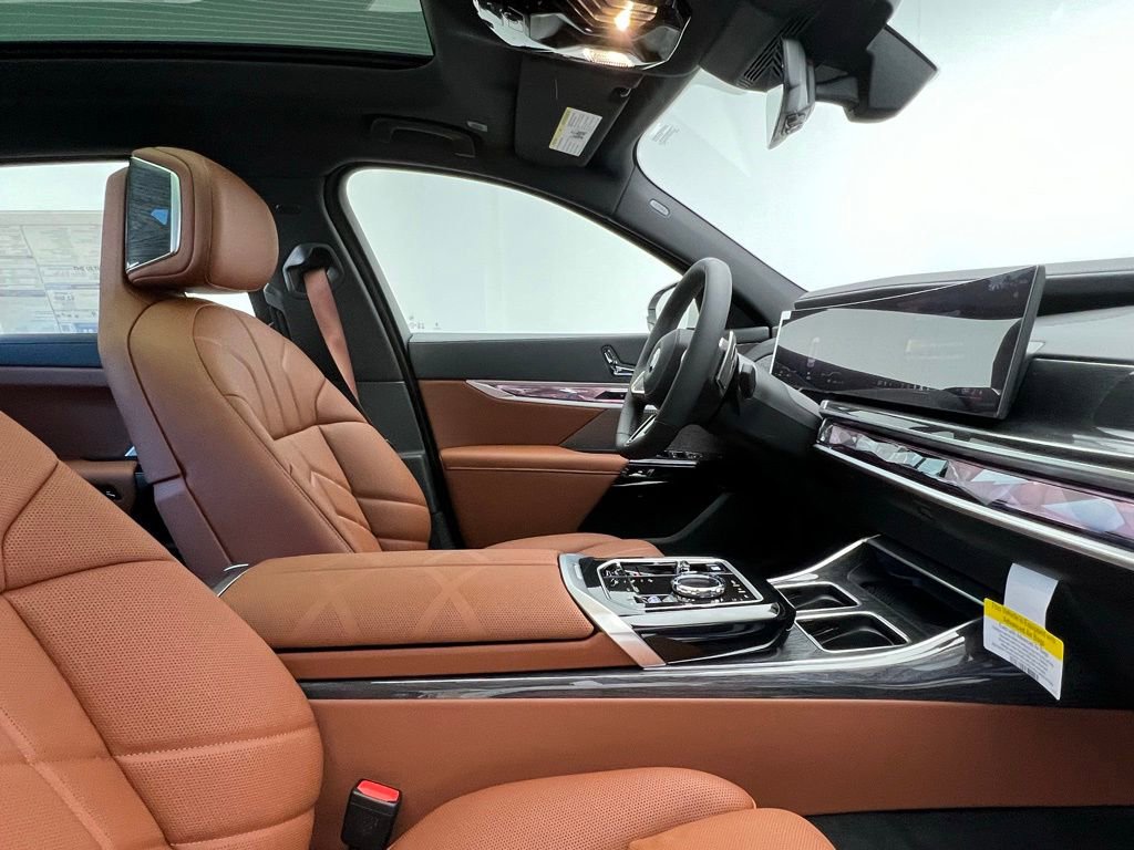 New 2026 BMW 740i w/ Executive Package image 6
