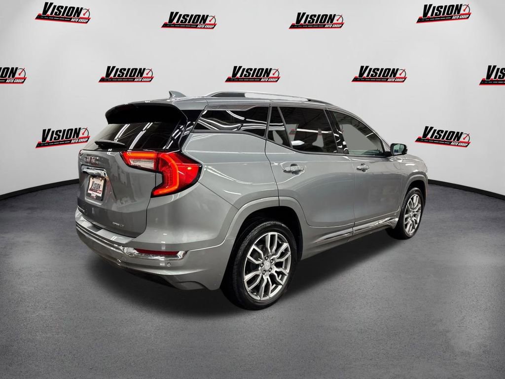 Used 2023 GMC Terrain Denali w/ Denali Premium Package image 5