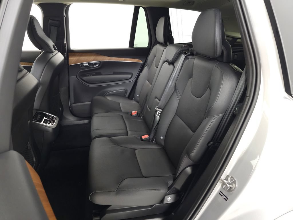 Certified 2025 Volvo XC90 B6 Plus w/ Protection Package AWD/4WD image 33