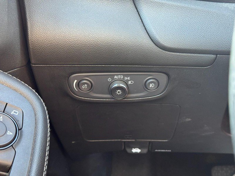 Used 2021 Buick Encore GX Preferred w/ Sport Touring Package FWD image 18