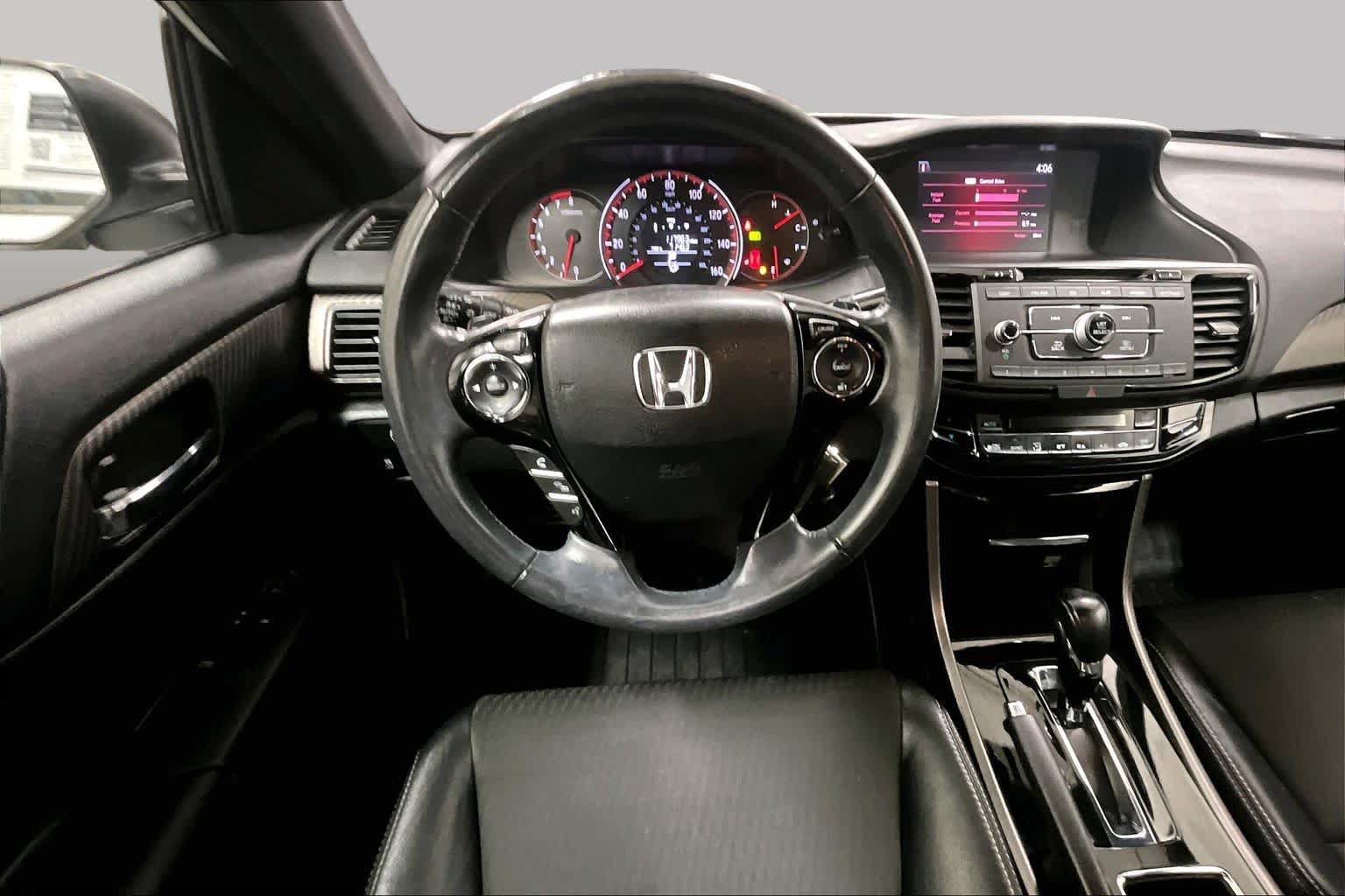 Used 2017 Honda Accord Sport image 6
