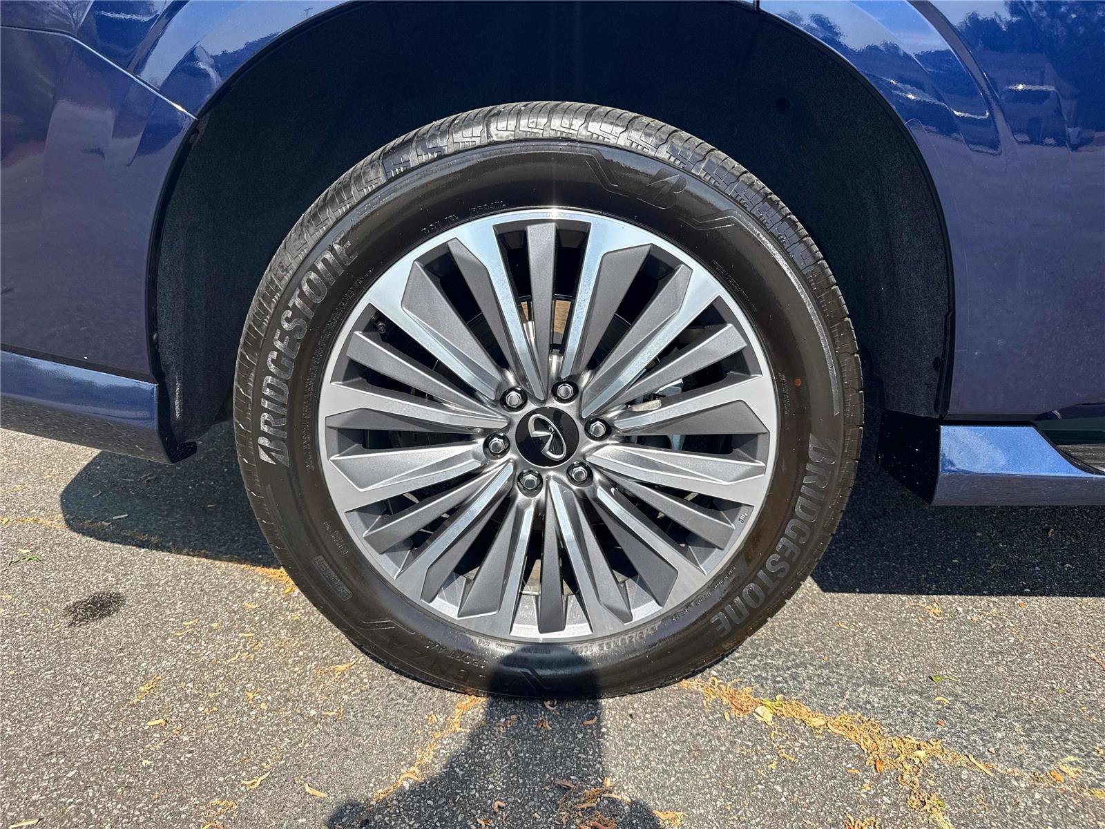 Certified 2025 INFINITI QX80 Sensory image 29