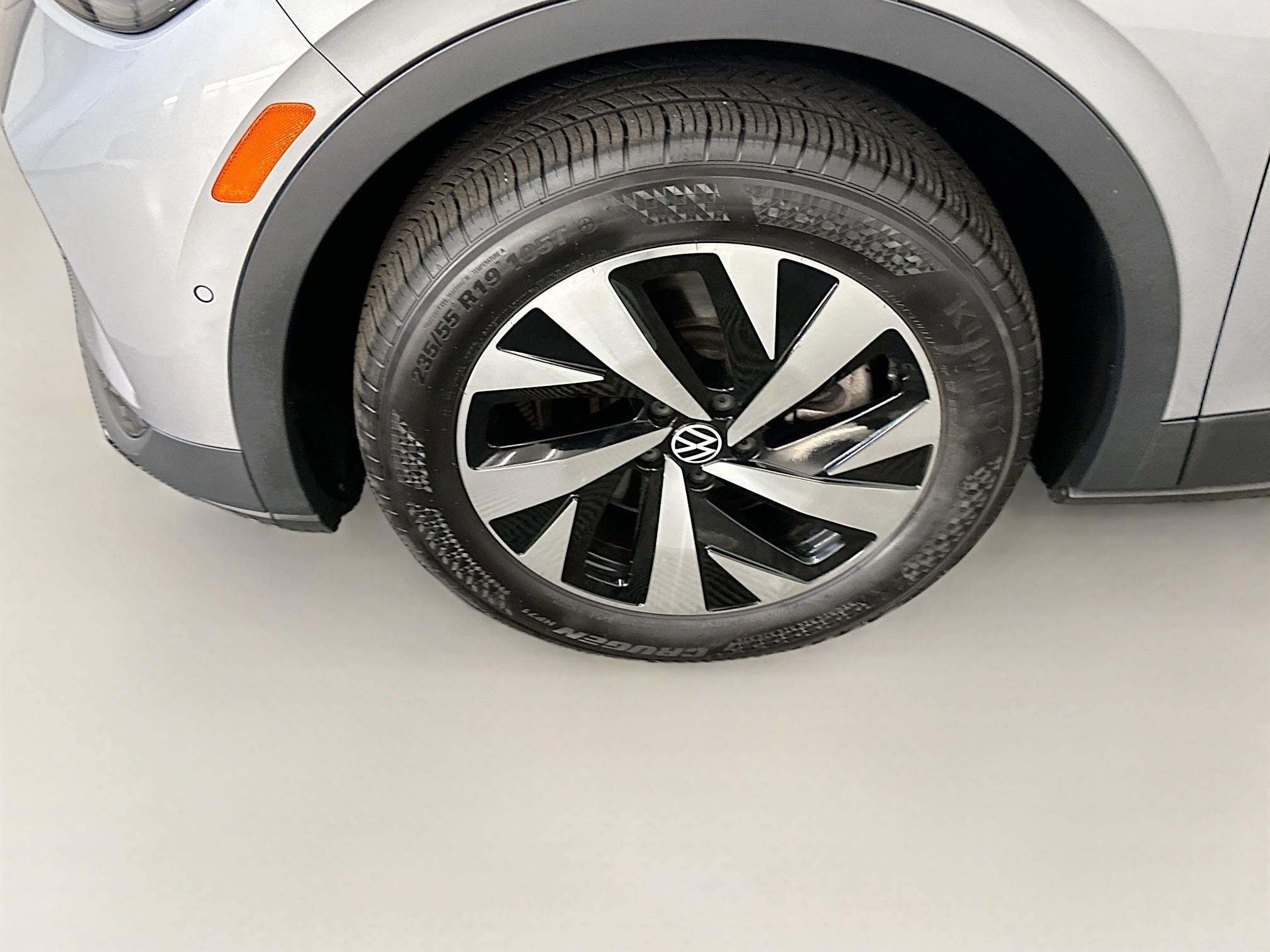 Used 2023 Volkswagen ID.4 Pro AWD/4WD image 11