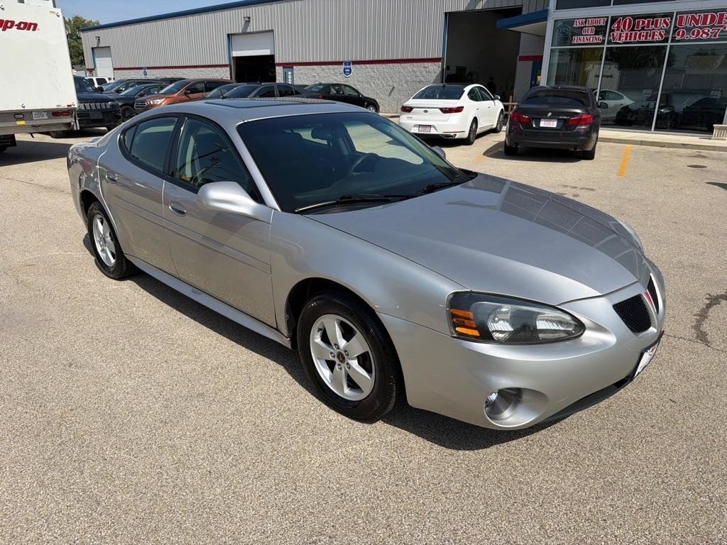 Used 2006 Pontiac Grand Prix FWD image 2