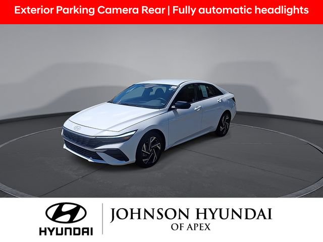 Certified 2025 Hyundai Elantra SEL FWD image 4