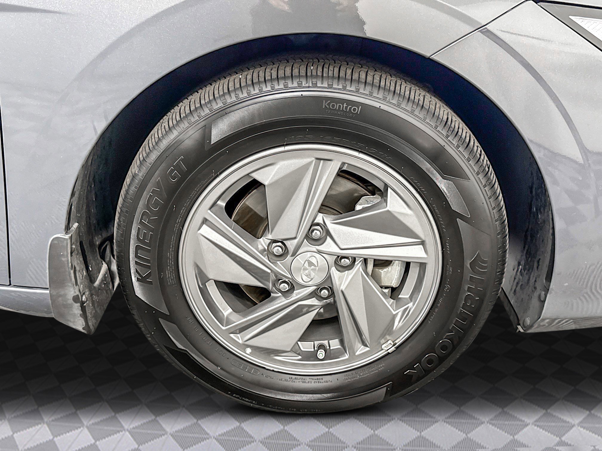 Used 2025 Hyundai Elantra SE image 36