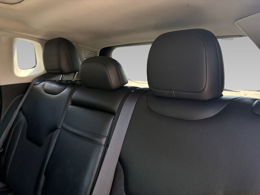 Used 2018 Jeep Compass Latitude w/ Popular Equipment Group image 5