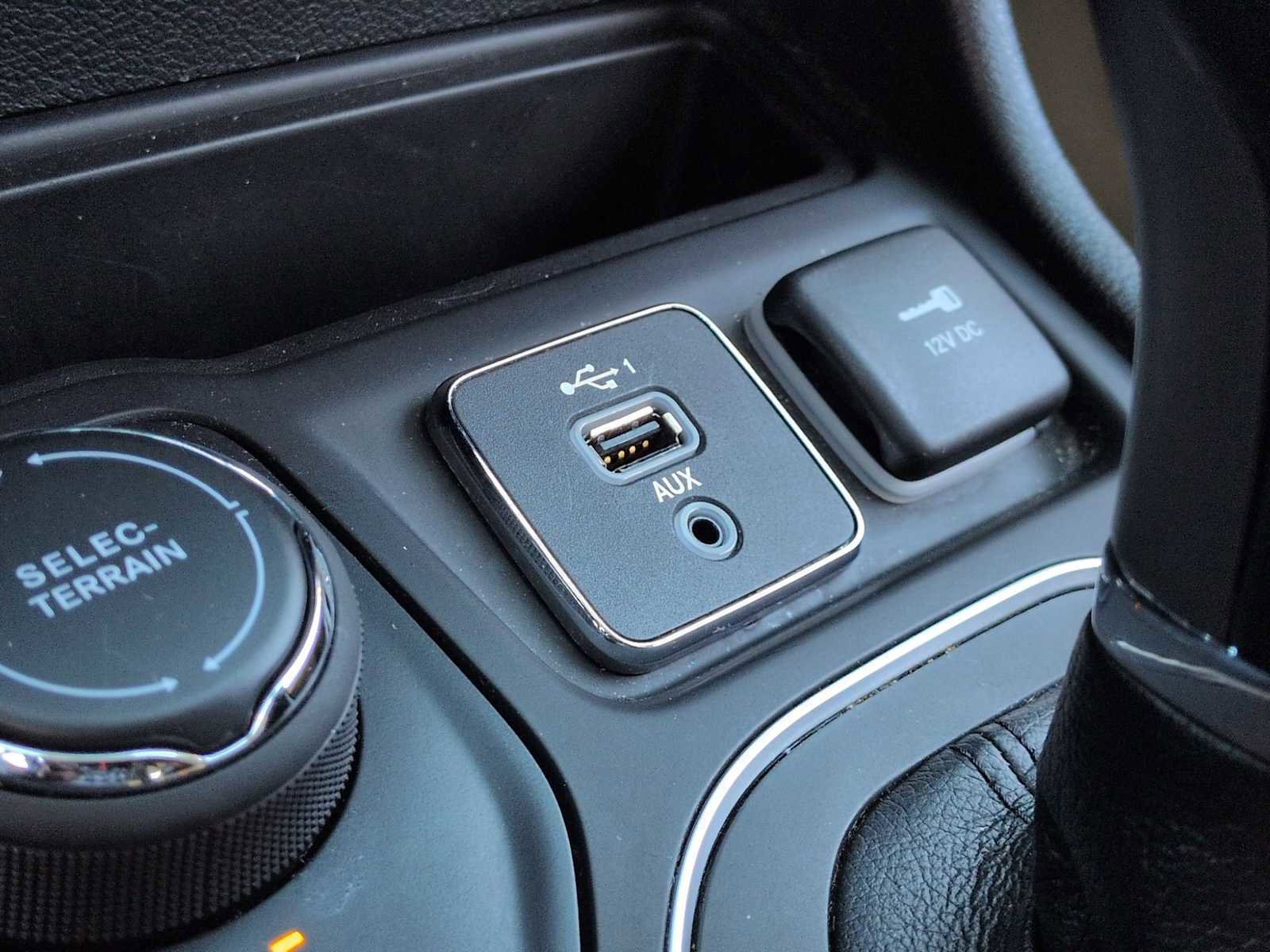 Used 2022 Jeep Cherokee Latitude Lux w/ Sun & Sound Group image 49