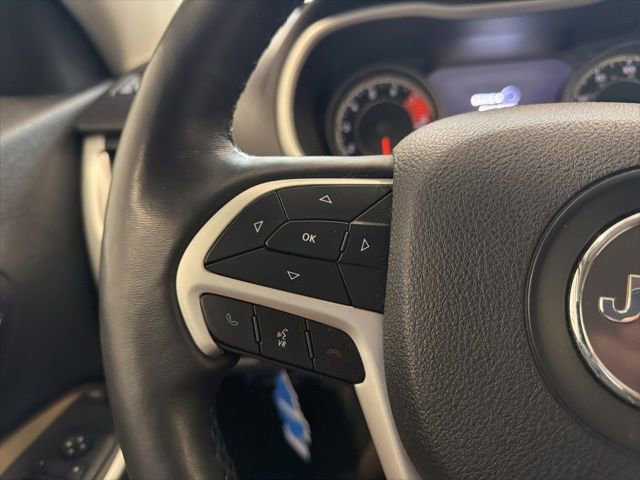 Used 2018 Jeep Cherokee Limited w/ Luxury Group image 25
