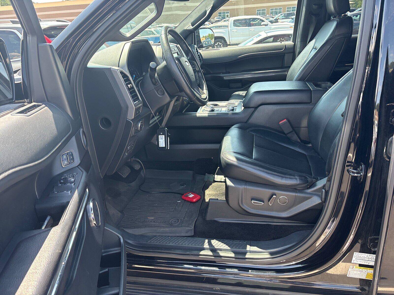 Used 2018 Ford Expedition XLT AWD/4WD image 4