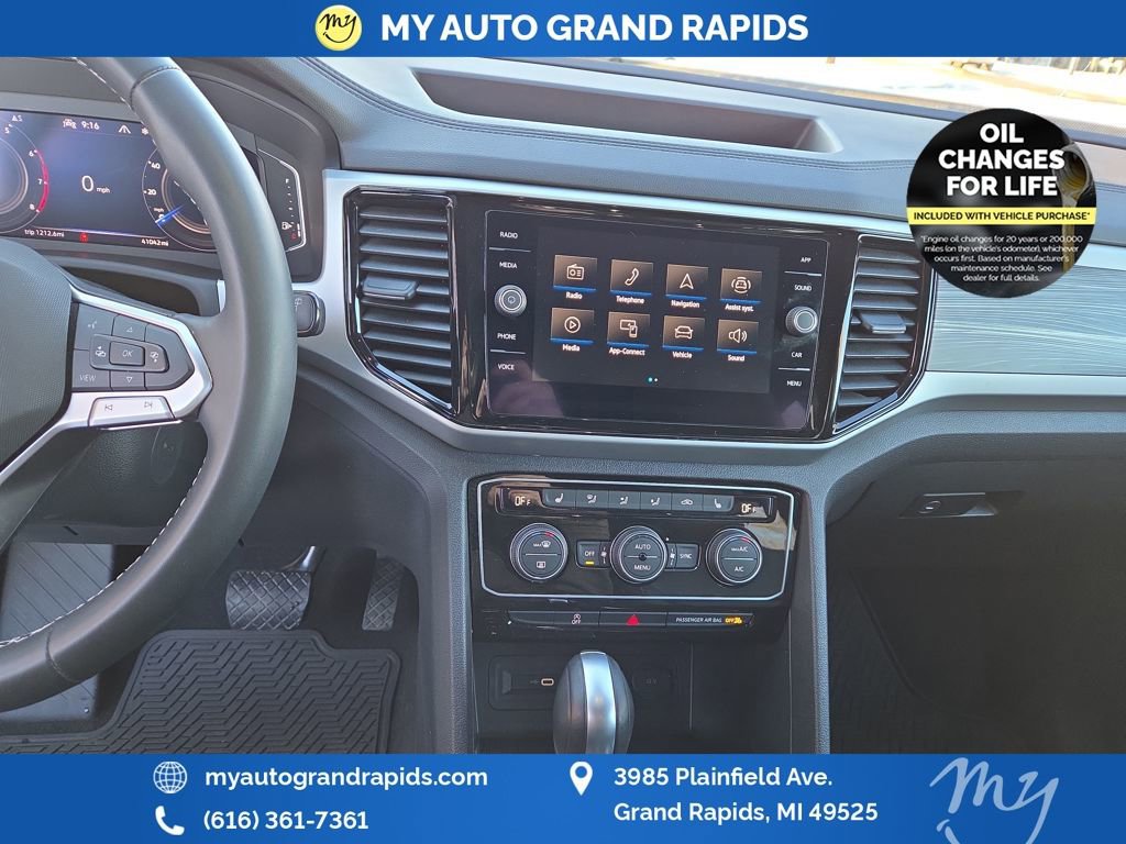 Used 2022 Volkswagen Atlas Cross Sport SE image 19