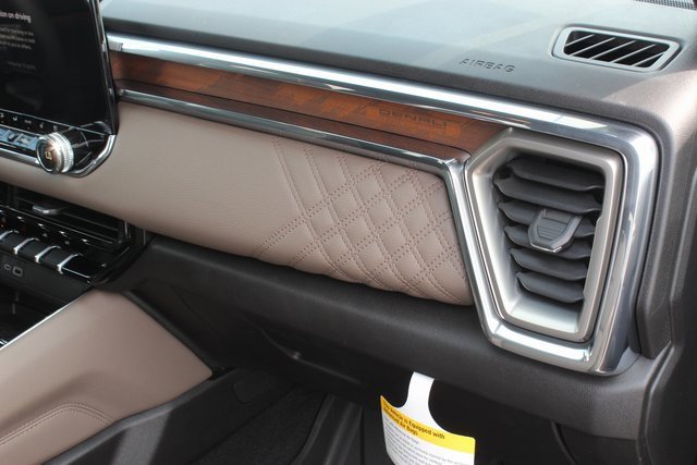 New 2026 GMC Canyon Denali w/ LPO, Denali Black Edition image 28