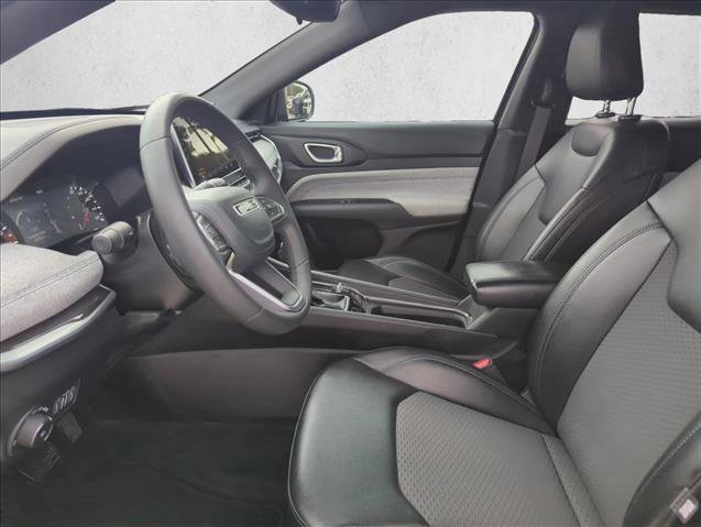 Used 2023 Jeep Compass Latitude AWD/4WD image 16