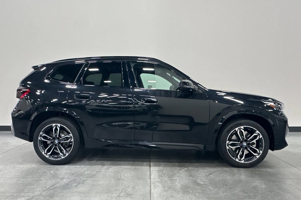 Used 2023 BMW X1 xDrive28i w/ M Sport Package AWD/4WD image 3