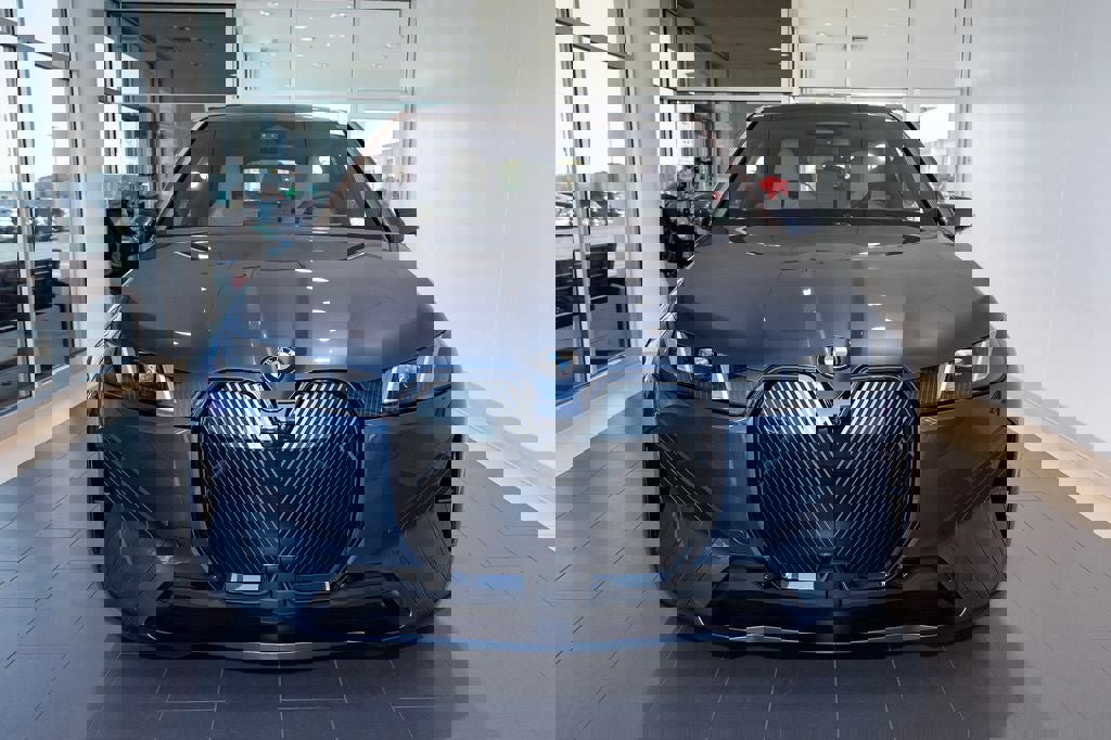 Used 2026 BMW iX xDrive45 w/ Premium Package image 2