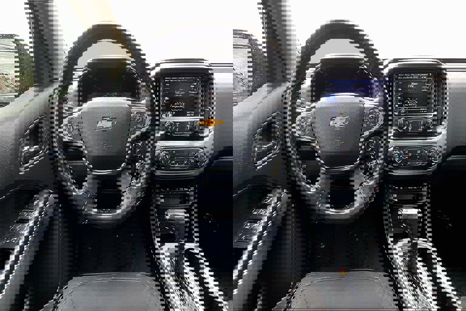 Used 2020 Chevrolet Colorado LT w/ Safety Package image 5