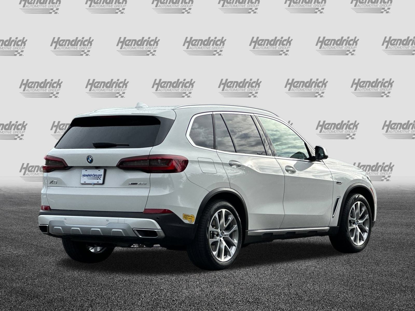 Certified 2022 BMW X5 xDrive45e w/ Climate Comfort Package image 5