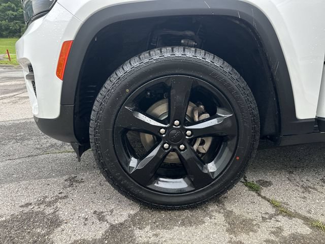 Used 2023 Jeep Grand Cherokee Altitude AWD/4WD image 21