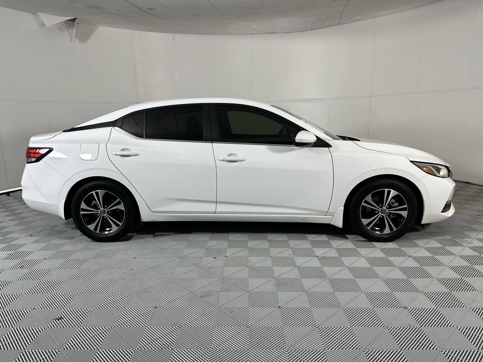 Certified 2021 Nissan Sentra SV FWD image 9