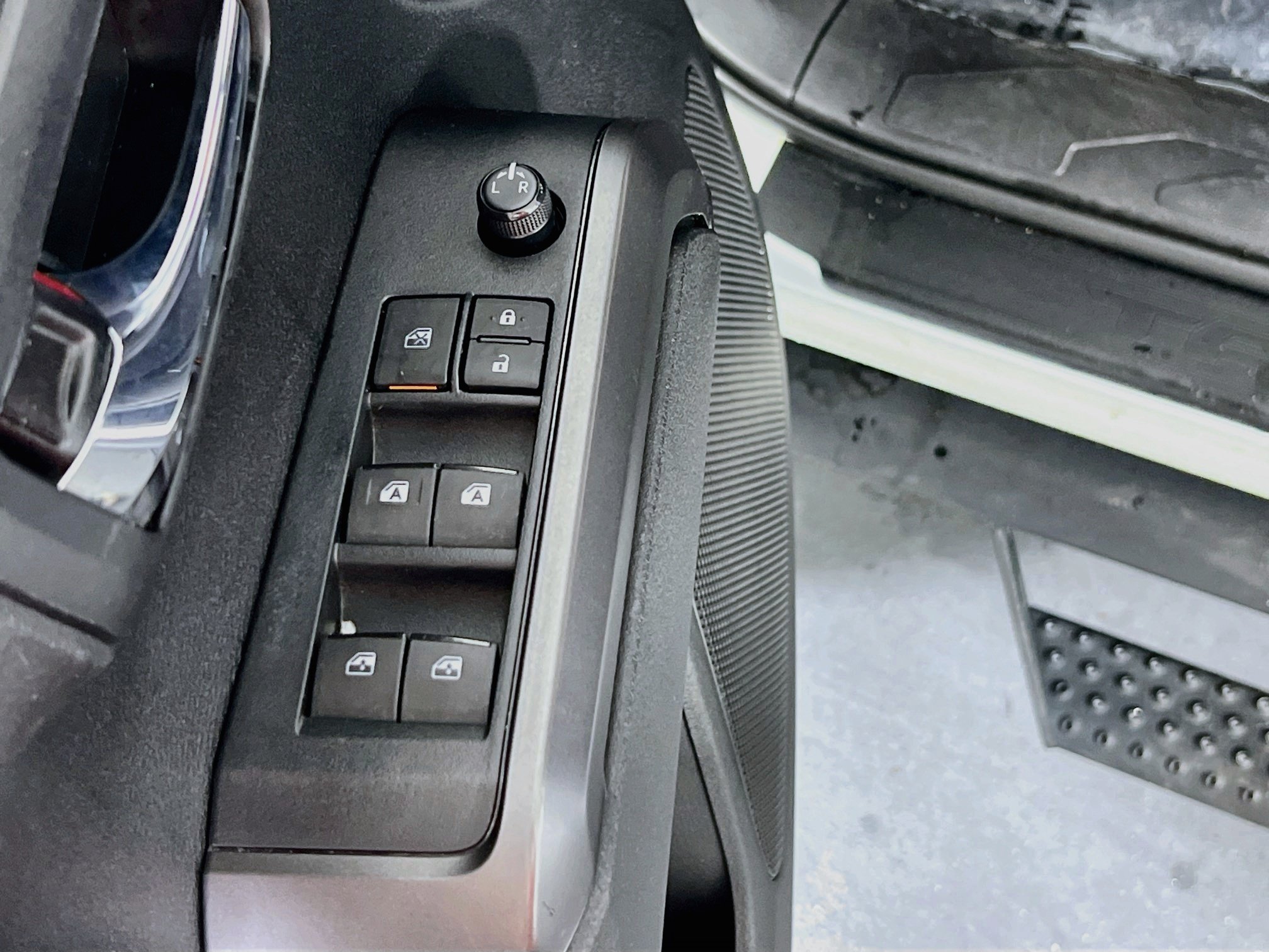 Used 2022 Toyota Tacoma TRD Sport AWD/4WD image 18