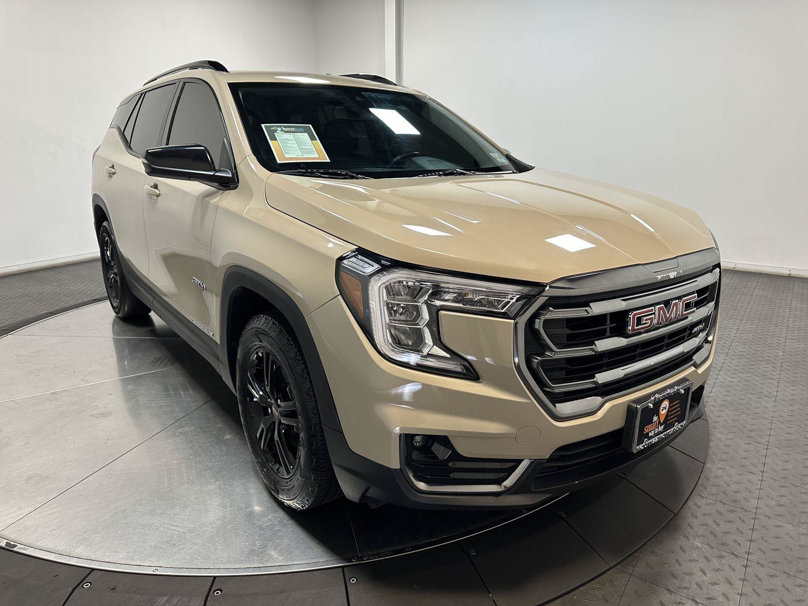 Used 2023 GMC Terrain AT4 AWD/4WD image 2