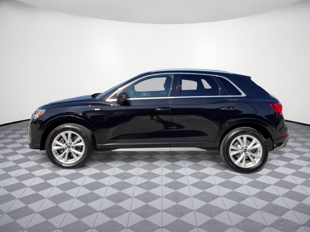 Used 2023 Audi Q3 2.0T Premium AWD/4WD image 2