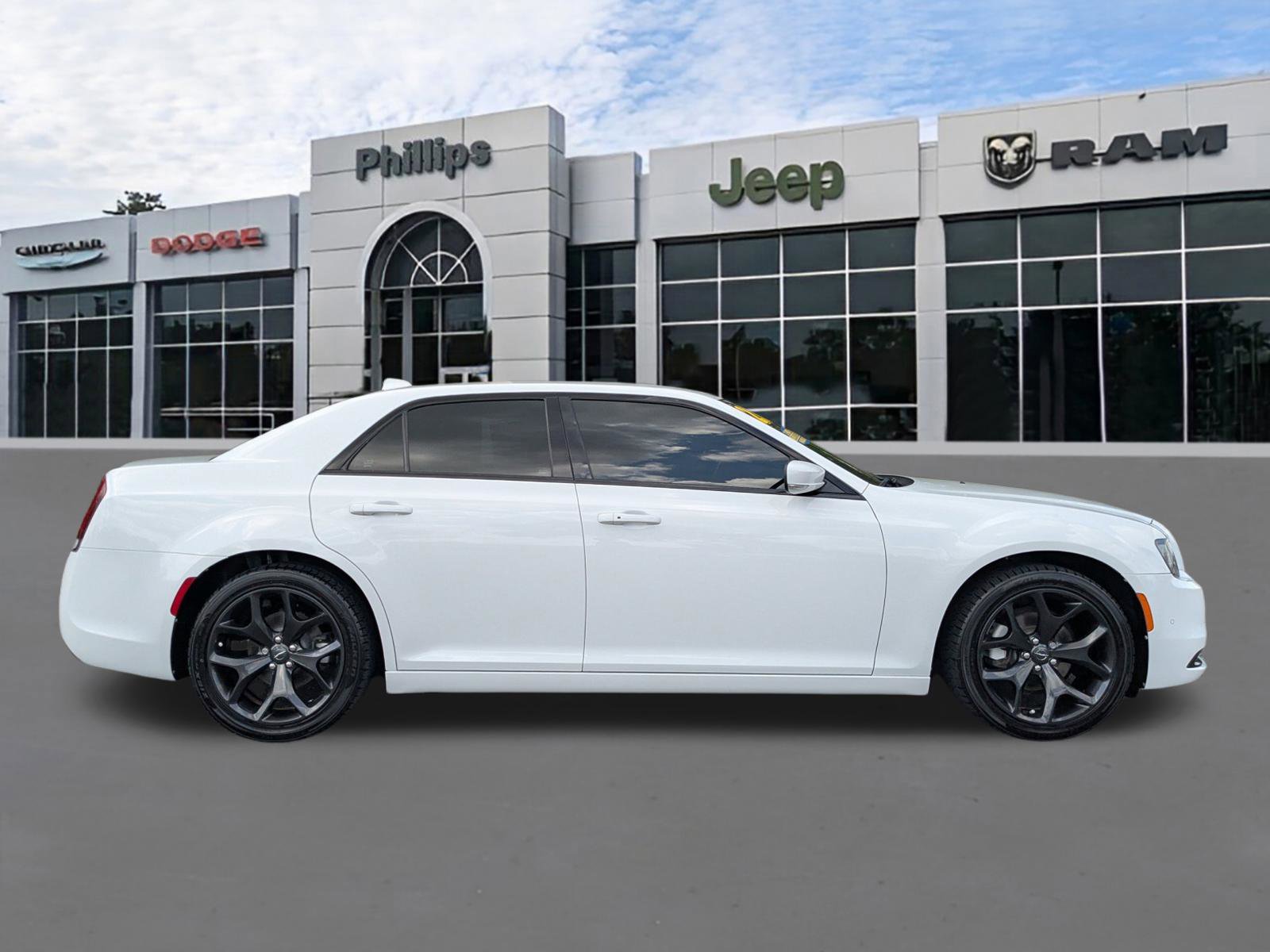 Used 2021 Chrysler 300 S image 2