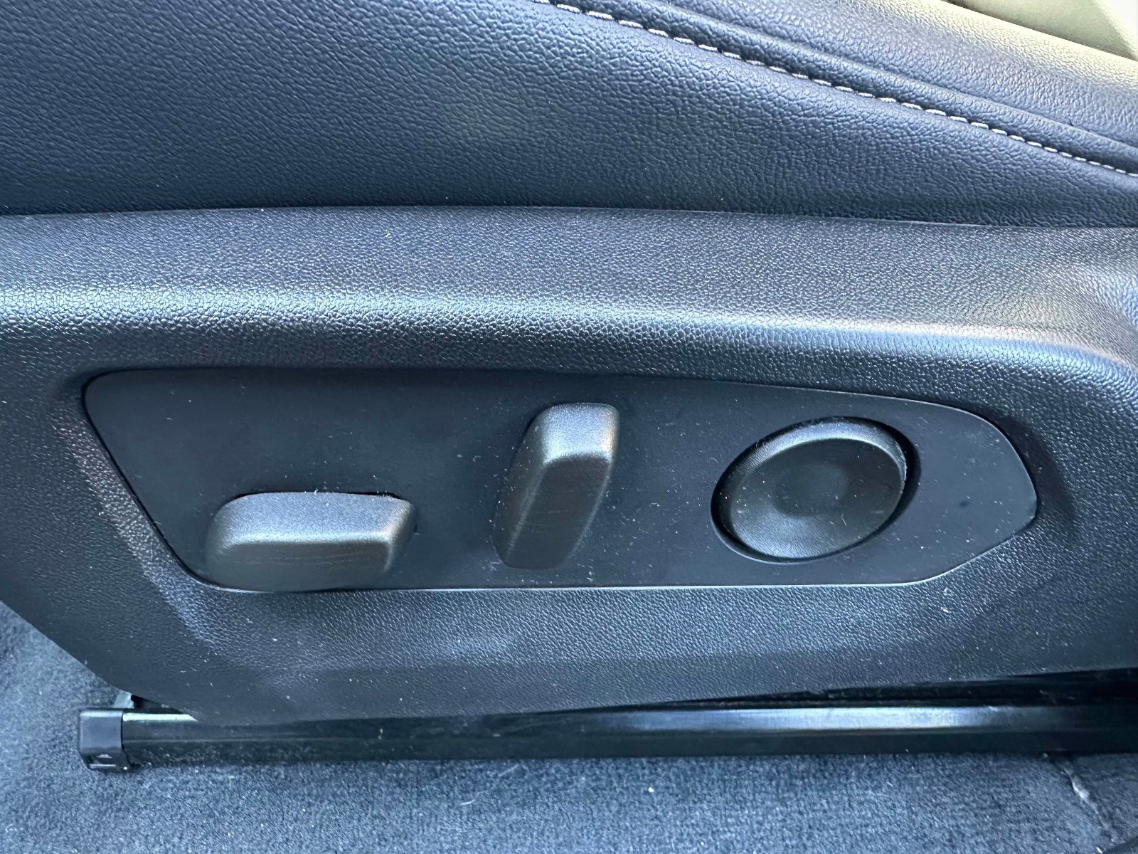 Certified 2024 Chevrolet Colorado LT w/ LT Convenience Package III image 17