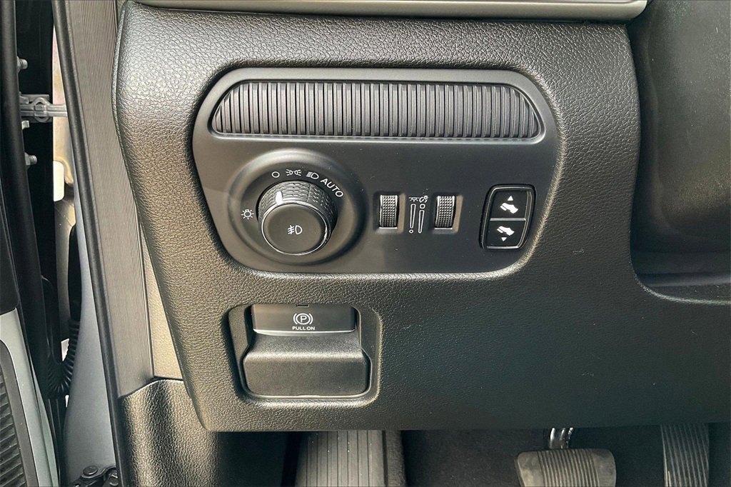 Used 2024 Jeep Wagoneer Series II w/ Flexible Seating Group image 24