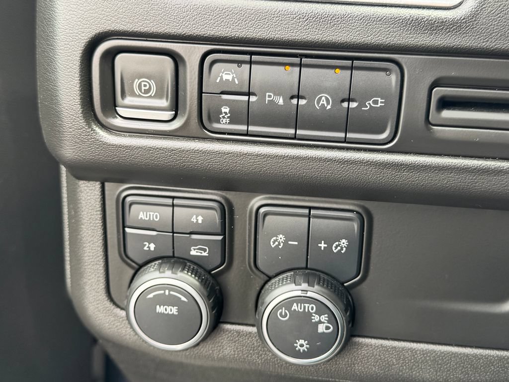 Used 2022 Chevrolet Tahoe LT AWD/4WD image 35