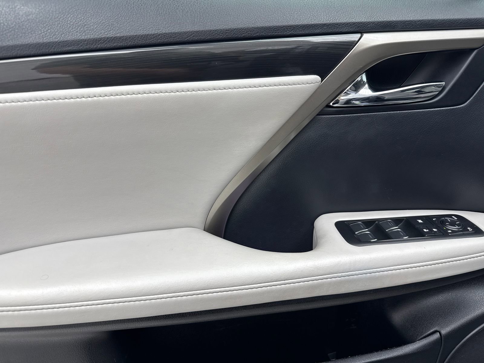 Used 2018 Lexus RX 350 FWD w/ Accessory Package image 36