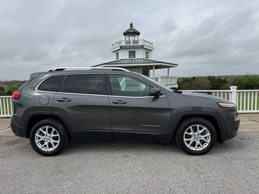 Used 2014 Jeep Cherokee Latitude w/ Comfort/Convenience Group image 4