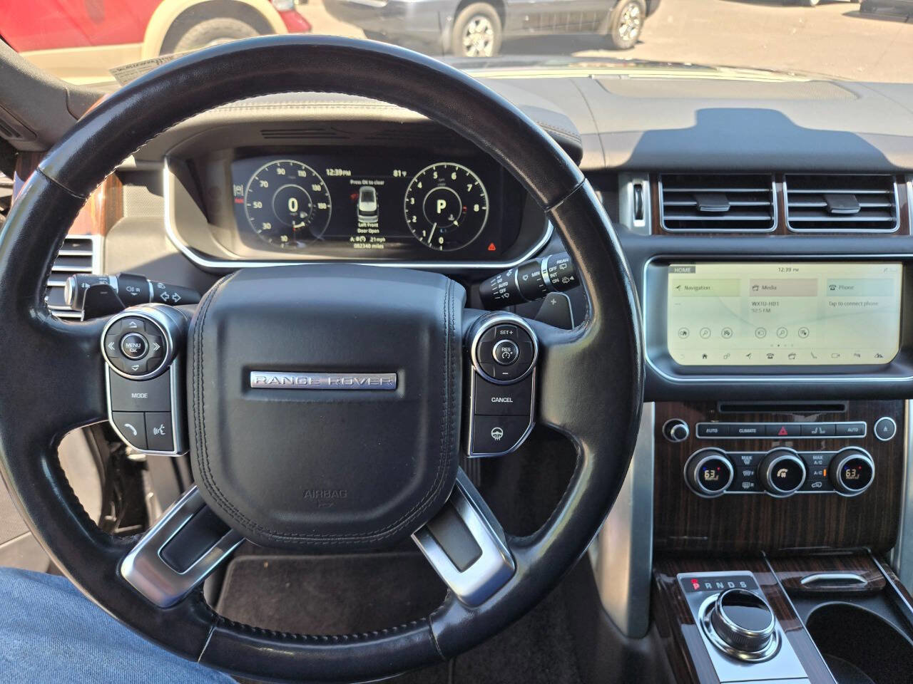 Used 2017 Land Rover Range Rover HSE image 16