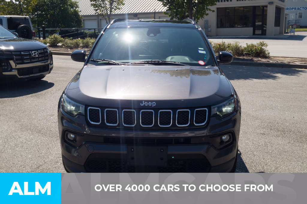 Used 2024 Jeep Compass Limited AWD/4WD image 2
