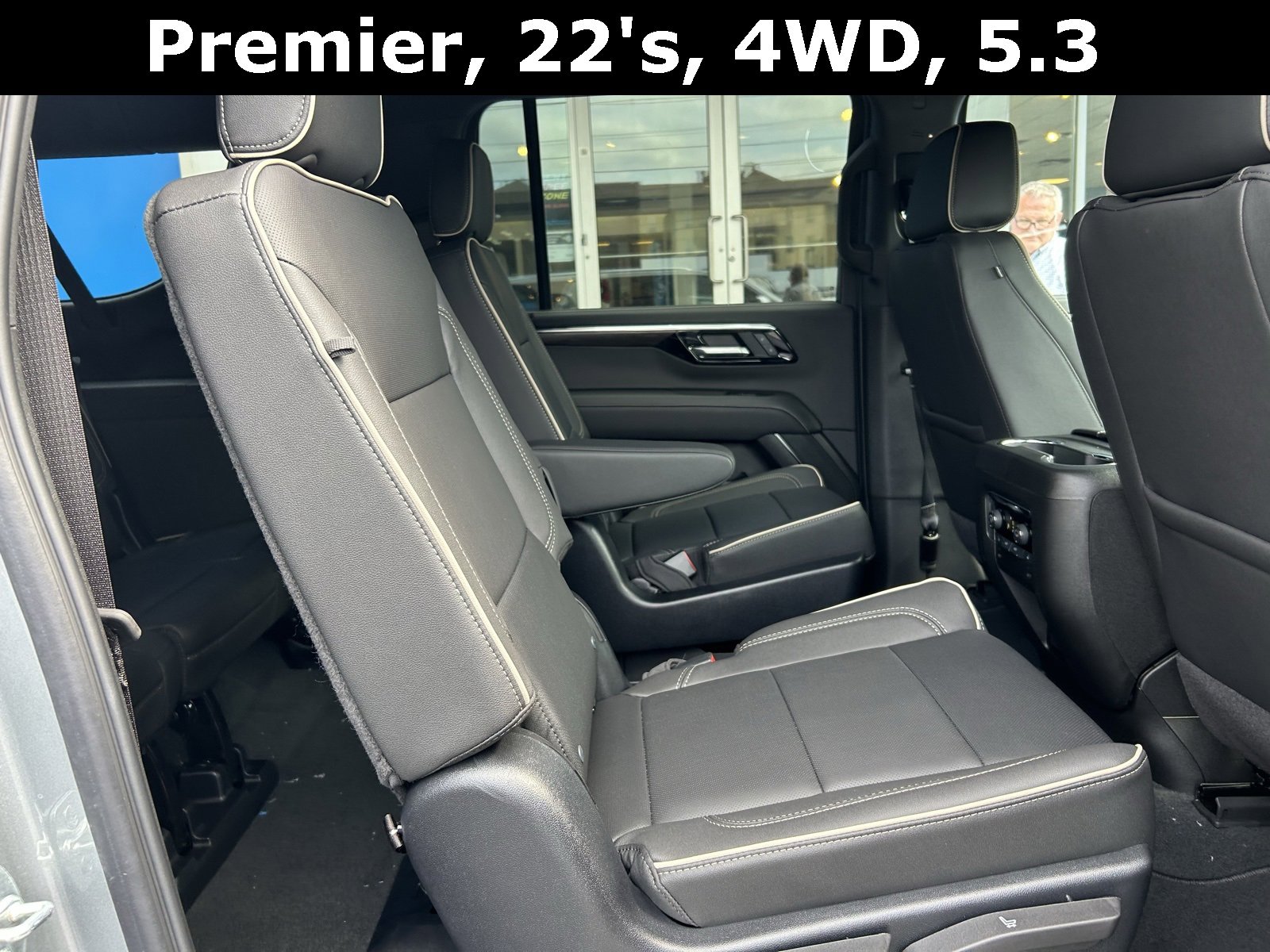 New 2025 Chevrolet Suburban Premier image 31