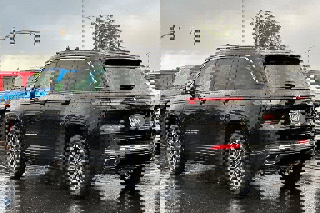 New 2025 Jeep Grand Cherokee Overland w/ Adv Protech Group III image 6