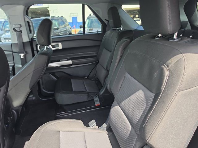 Certified 2024 Ford Explorer XLT RWD image 12