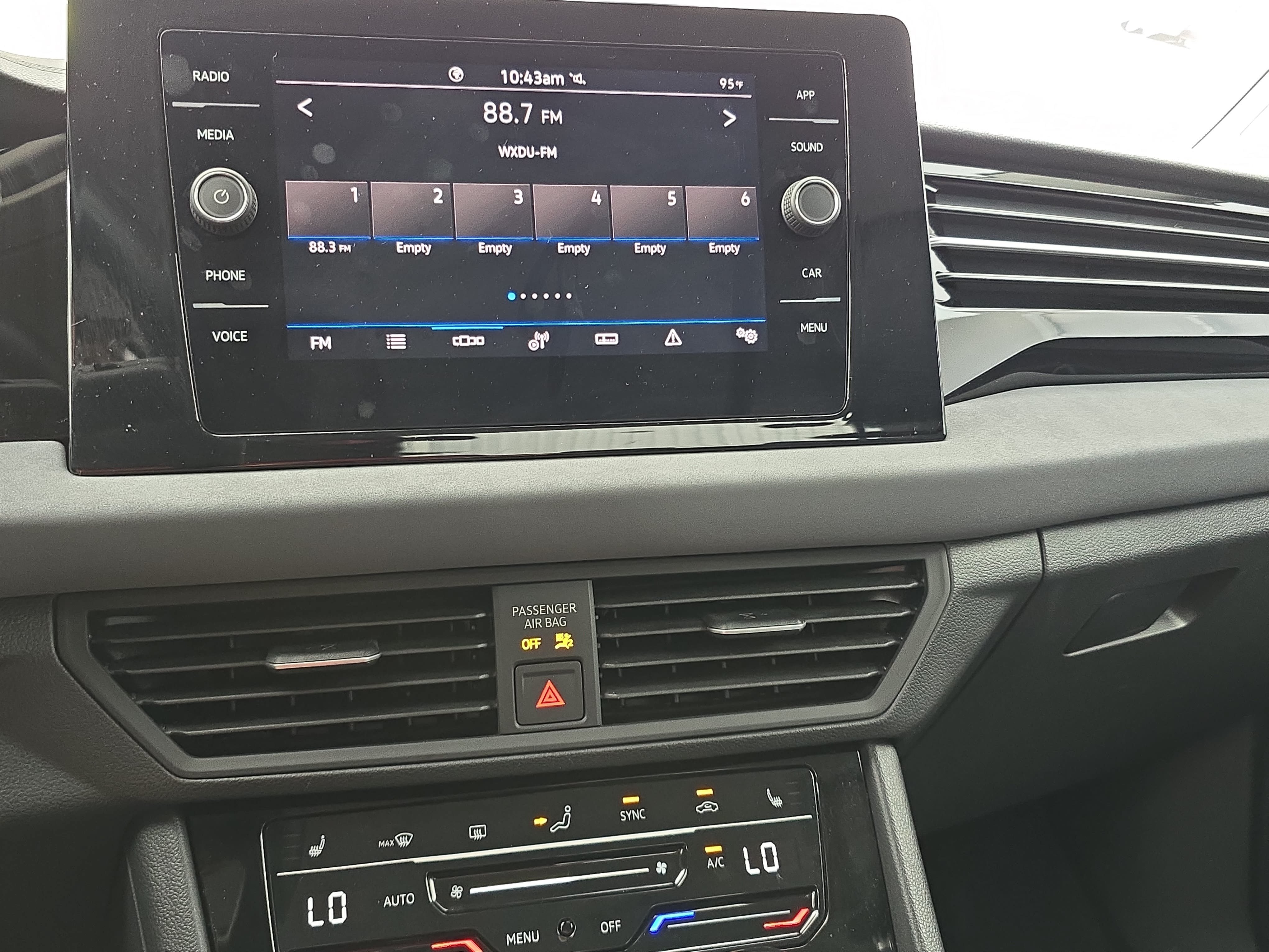 Certified 2025 Volkswagen Jetta SE FWD image 19